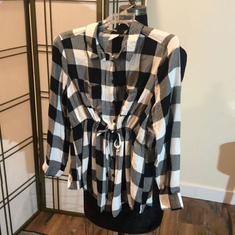 NWT Maternity buffalo plaid drawstring button down 3/4 sleeve